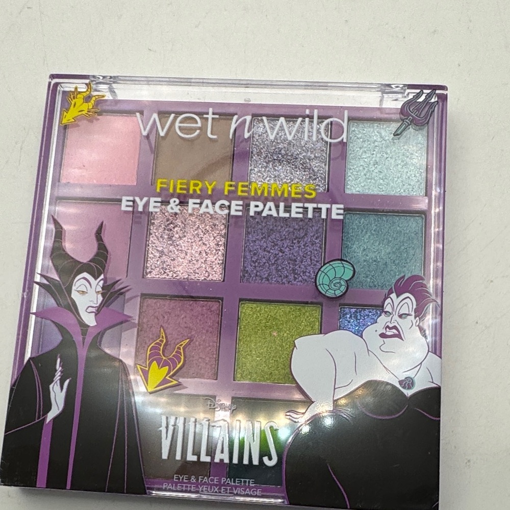 Wet n Wild Fiery Femmes Eye & Face Palette - Pink, Purple, Blue, Green